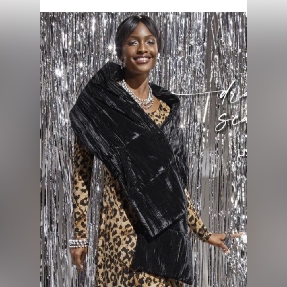 CABI Black Velvet Puffer DRAMA Vest #4267 NIB O/S